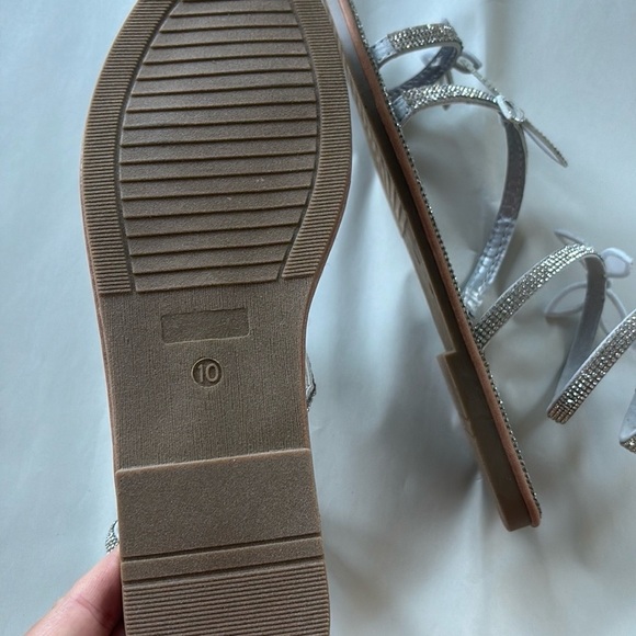Rhinestone Butterfly
Flat Sandals Wrap up ankle Round Toe NWOT - Picture 6 of 11